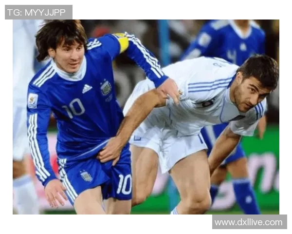 球星足球运动员因场上冲突频频发生抽嘴巴事件引发关注 球星足球运动员因场上冲突频频发生抽嘴巴事件引发关注