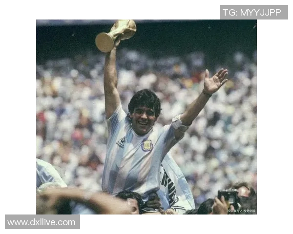 足球明星哥哥带领家族走向辉煌成就，探秘幕后故事与成长历程